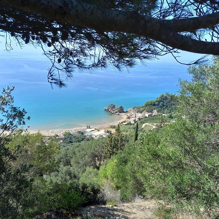 Tolis Aparts Pelekas Bagian luar foto